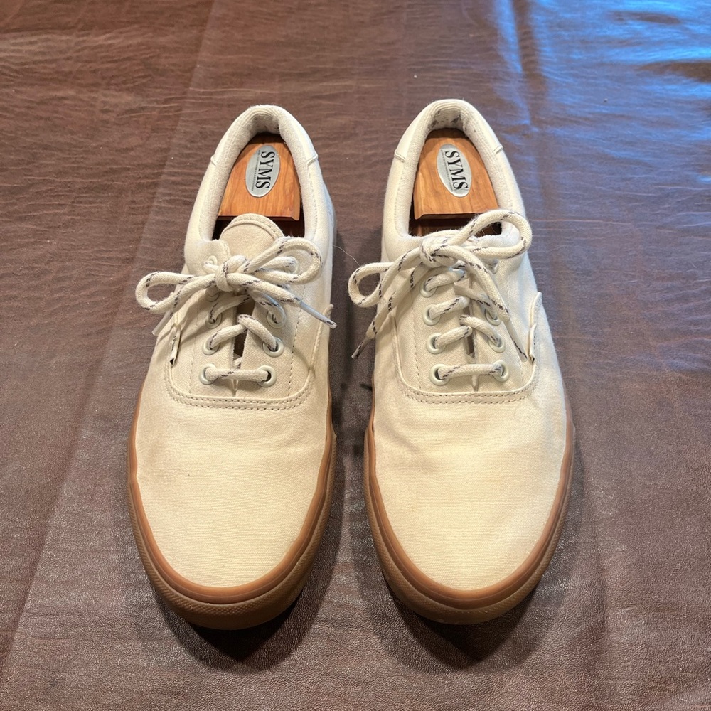 Vans Classics - Off white and tan bottom